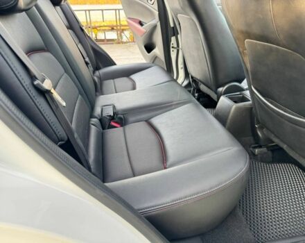 Білий Мазда СХ-3, об'ємом двигуна 2 л та пробігом 147 тис. км за 13000 $, фото 7 на Automoto.ua