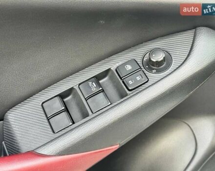 Білий Мазда СХ-3, об'ємом двигуна 2 л та пробігом 147 тис. км за 13000 $, фото 4 на Automoto.ua