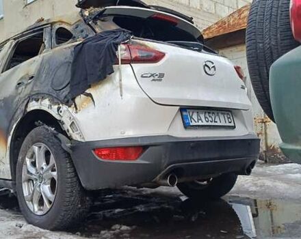 Белый Мазда СХ-3, объемом двигателя 2 л и пробегом 100 тыс. км за 3500 $, фото 1 на Automoto.ua