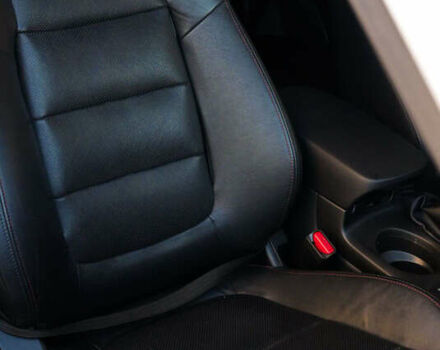 Белый Мазда СХ-5, объемом двигателя 2.2 л и пробегом 220 тыс. км за 13000 $, фото 8 на Automoto.ua