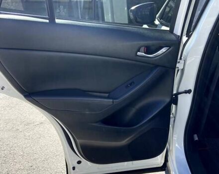 Белый Мазда СХ-5, объемом двигателя 2 л и пробегом 182 тыс. км за 15000 $, фото 4 на Automoto.ua