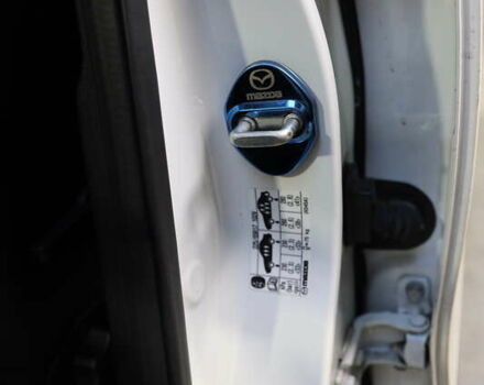 Белый Мазда СХ-5, объемом двигателя 0 л и пробегом 229 тыс. км за 11600 $, фото 18 на Automoto.ua