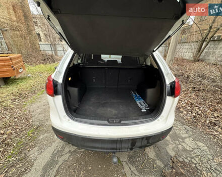 Білий Мазда СХ-5, об'ємом двигуна 2.19 л та пробігом 181 тис. км за 11500 $, фото 16 на Automoto.ua