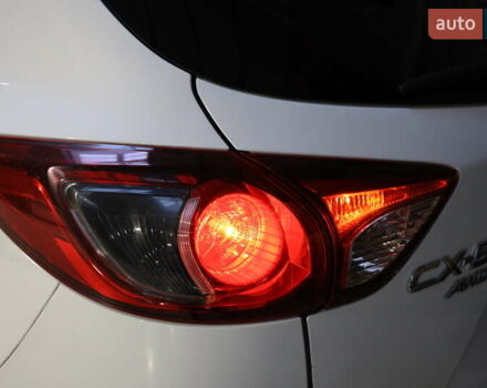 Белый Мазда СХ-5, объемом двигателя 0 л и пробегом 229 тыс. км за 11600 $, фото 6 на Automoto.ua