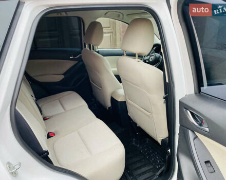 Белый Мазда СХ-5, объемом двигателя 2 л и пробегом 176 тыс. км за 11200 $, фото 16 на Automoto.ua