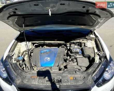 Белый Мазда СХ-5, объемом двигателя 2 л и пробегом 182 тыс. км за 15000 $, фото 15 на Automoto.ua