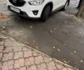 Білий Мазда СХ-5, об'ємом двигуна 2 л та пробігом 250 тис. км за 11500 $, фото 3 на Automoto.ua