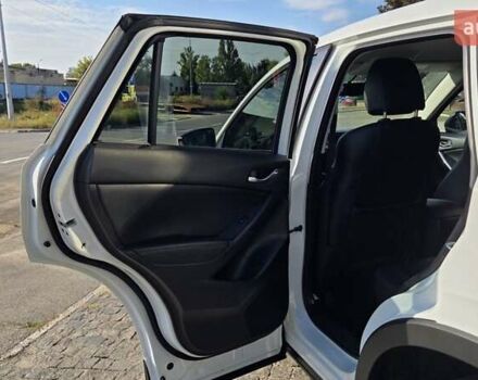 Білий Мазда СХ-5, об'ємом двигуна 2 л та пробігом 98 тис. км за 17200 $, фото 18 на Automoto.ua