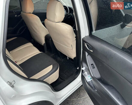 Белый Мазда СХ-5, объемом двигателя 2.19 л и пробегом 248 тыс. км за 13500 $, фото 13 на Automoto.ua