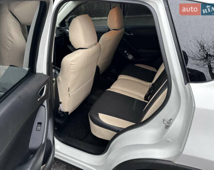 Белый Мазда СХ-5, объемом двигателя 2.19 л и пробегом 248 тыс. км за 13500 $, фото 11 на Automoto.ua