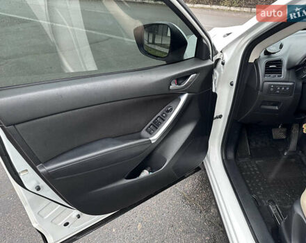 Белый Мазда СХ-5, объемом двигателя 2.19 л и пробегом 248 тыс. км за 13500 $, фото 9 на Automoto.ua