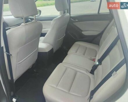 Мазда СХ-5 2013 в Бару на Automoto.ua Белый Мазда СХ-5, объемом двигателя 2.2 л и пробегом 175 тыс. км за 14000 $, фото 9 на Automoto.ua