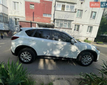 Мазда СХ-5 2013 в Кропивницком (Кировограде) на Automoto.ua Белый Мазда СХ-5, объемом двигателя 2.5 л и пробегом 258 тыс. км за 12999 $, фото 4 на Automoto.ua