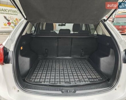 Білий Мазда СХ-5, об'ємом двигуна 2.49 л та пробігом 250 тис. км за 12925 $, фото 10 на Automoto.ua