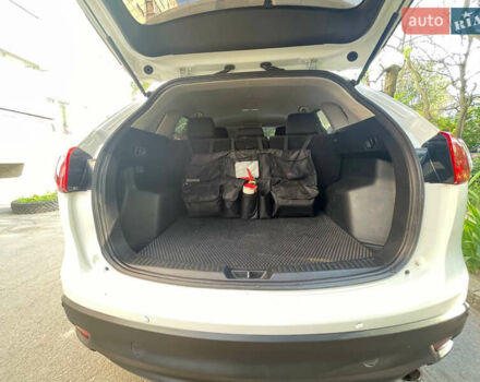 Мазда СХ-5 2013 в Кропивницком (Кировограде) на Automoto.ua Белый Мазда СХ-5, объемом двигателя 2.5 л и пробегом 258 тыс. км за 12999 $, фото 5 на Automoto.ua