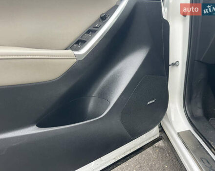 Белый Мазда СХ-5, объемом двигателя 2.2 л и пробегом 228 тыс. км за 13900 $, фото 8 на Automoto.ua