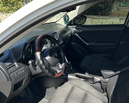 Белый Мазда СХ-5, объемом двигателя 2.2 л и пробегом 327 тыс. км за 12500 $, фото 7 на Automoto.ua