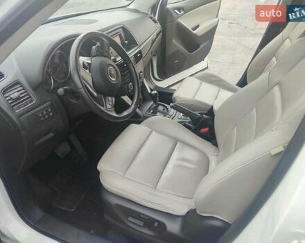 Мазда СХ-5 2013 в Бару на Automoto.ua Белый Мазда СХ-5, объемом двигателя 2.2 л и пробегом 175 тыс. км за 14000 $, фото 8 на Automoto.ua