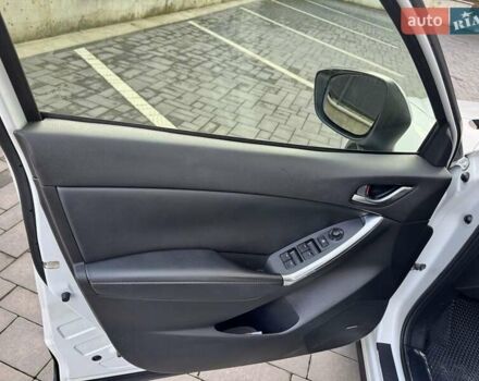 Белый Мазда СХ-5, объемом двигателя 2.2 л и пробегом 190 тыс. км за 15500 $, фото 4 на Automoto.ua