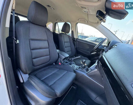 Белый Мазда СХ-5, объемом двигателя 2.2 л и пробегом 290 тыс. км за 9900 $, фото 35 на Automoto.ua