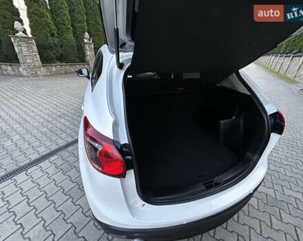 Белый Мазда СХ-5, объемом двигателя 2.2 л и пробегом 230 тыс. км за 11300 $, фото 74 на Automoto.ua