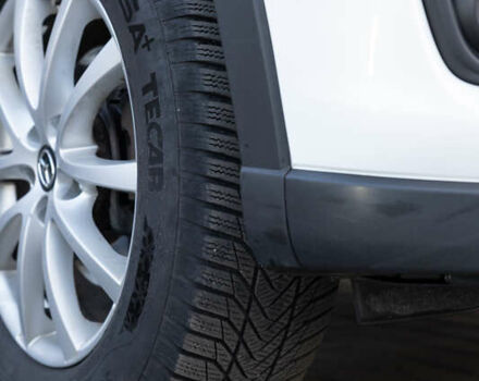 Білий Мазда СХ-5, об'ємом двигуна 2.19 л та пробігом 243 тис. км за 15700 $, фото 17 на Automoto.ua