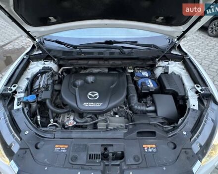 Білий Мазда СХ-5, об'ємом двигуна 2.2 л та пробігом 235 тис. км за 14500 $, фото 30 на Automoto.ua