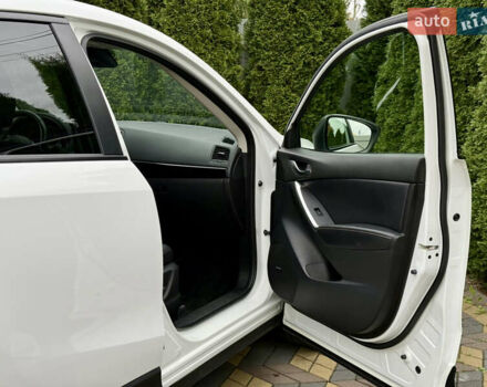 Білий Мазда СХ-5, об'ємом двигуна 2.2 л та пробігом 194 тис. км за 13800 $, фото 34 на Automoto.ua