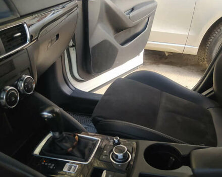 Белый Мазда СХ-5, объемом двигателя 2.49 л и пробегом 130 тыс. км за 13000 $, фото 12 на Automoto.ua