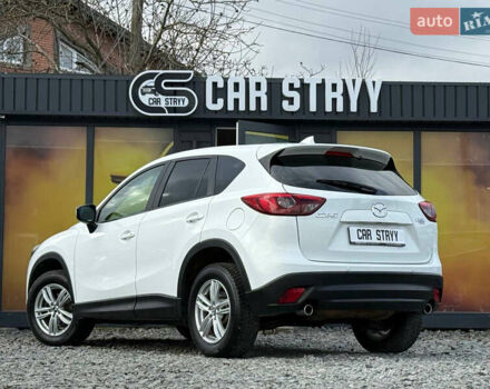 Белый Мазда СХ-5, объемом двигателя 2.2 л и пробегом 246 тыс. км за 15500 $, фото 2 на Automoto.ua