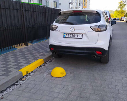 Белый Мазда СХ-5, объемом двигателя 2.49 л и пробегом 130 тыс. км за 13000 $, фото 2 на Automoto.ua