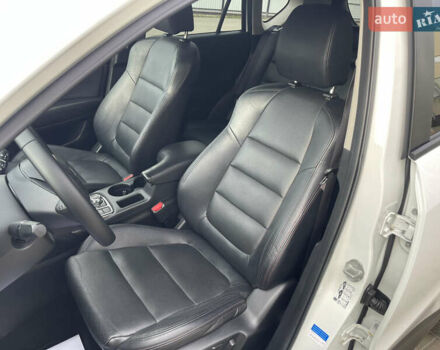 Білий Мазда СХ-5, об'ємом двигуна 2.2 л та пробігом 211 тис. км за 16500 $, фото 59 на Automoto.ua