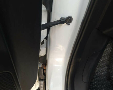 Белый Мазда СХ-5, объемом двигателя 2.49 л и пробегом 130 тыс. км за 13000 $, фото 13 на Automoto.ua