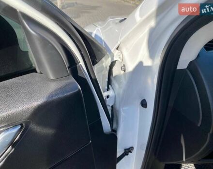 Білий Мазда СХ-5, об'ємом двигуна 2.49 л та пробігом 135 тис. км за 14000 $, фото 6 на Automoto.ua