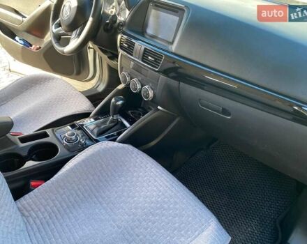 Білий Мазда СХ-5, об'ємом двигуна 2.49 л та пробігом 135 тис. км за 14000 $, фото 12 на Automoto.ua