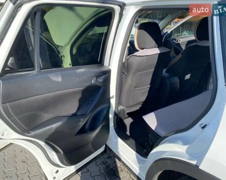 Білий Мазда СХ-5, об'ємом двигуна 2.49 л та пробігом 135 тис. км за 14000 $, фото 17 на Automoto.ua