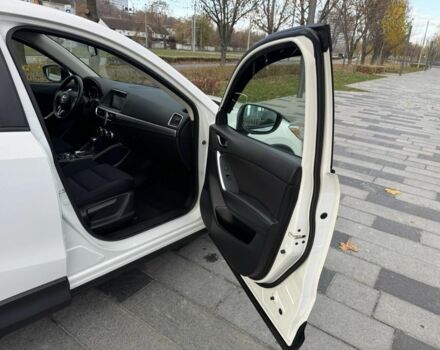 Білий Мазда СХ-5, об'ємом двигуна 2.5 л та пробігом 77 тис. км за 15000 $, фото 17 на Automoto.ua