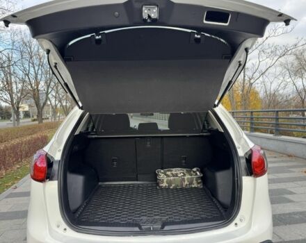 Білий Мазда СХ-5, об'ємом двигуна 2.5 л та пробігом 77 тис. км за 15000 $, фото 21 на Automoto.ua