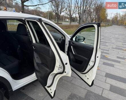 Білий Мазда СХ-5, об'ємом двигуна 2.49 л та пробігом 77 тис. км за 15500 $, фото 28 на Automoto.ua