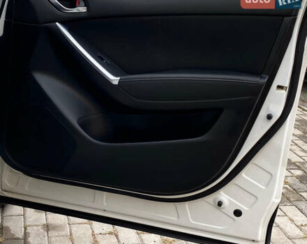 Білий Мазда СХ-5, об'ємом двигуна 2.2 л та пробігом 172 тис. км за 15850 $, фото 22 на Automoto.ua