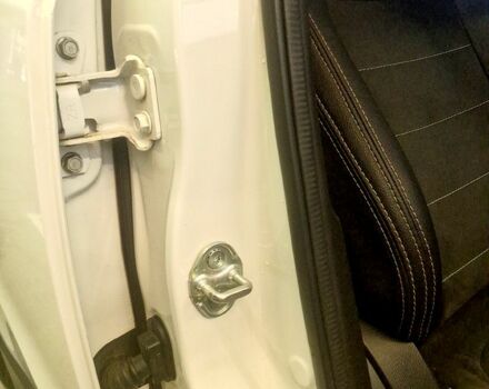 Білий Мазда СХ-5, об'ємом двигуна 2.5 л та пробігом 123 тис. км за 17000 $, фото 10 на Automoto.ua