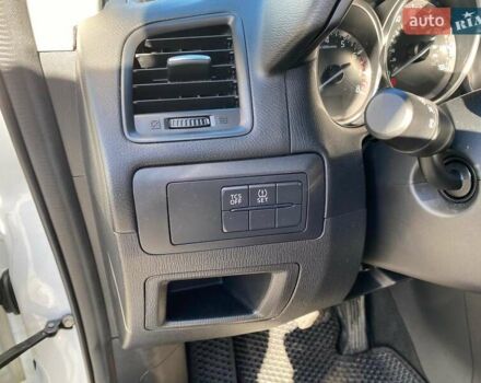 Білий Мазда СХ-5, об'ємом двигуна 2.49 л та пробігом 135 тис. км за 14000 $, фото 3 на Automoto.ua