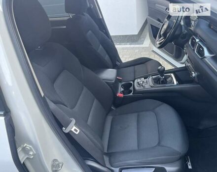 Белый Мазда СХ-5, объемом двигателя 2.2 л и пробегом 170 тыс. км за 18500 $, фото 40 на Automoto.ua