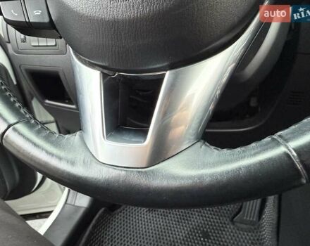 Белый Мазда СХ-5, объемом двигателя 2 л и пробегом 95 тыс. км за 17950 $, фото 77 на Automoto.ua