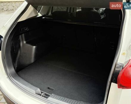 Белый Мазда СХ-5, объемом двигателя 2 л и пробегом 95 тыс. км за 17950 $, фото 83 на Automoto.ua