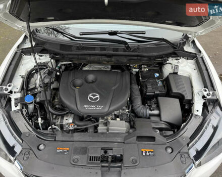 Белый Мазда СХ-5, объемом двигателя 2.2 л и пробегом 200 тыс. км за 17700 $, фото 109 на Automoto.ua
