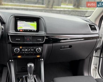 Белый Мазда СХ-5, объемом двигателя 2 л и пробегом 95 тыс. км за 17950 $, фото 40 на Automoto.ua