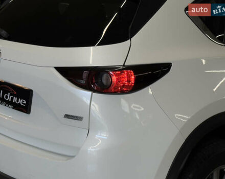 Белый Мазда СХ-5, объемом двигателя 2.49 л и пробегом 138 тыс. км за 19999 $, фото 10 на Automoto.ua