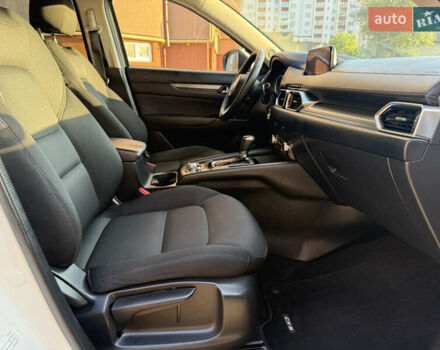 Белый Мазда СХ-5, объемом двигателя 2.2 л и пробегом 185 тыс. км за 18900 $, фото 106 на Automoto.ua