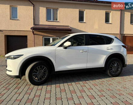 Белый Мазда СХ-5, объемом двигателя 2.2 л и пробегом 185 тыс. км за 18900 $, фото 2 на Automoto.ua